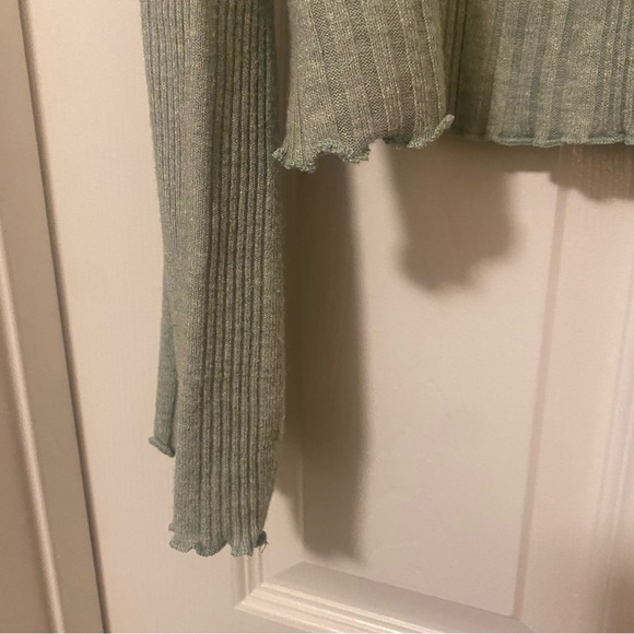 Button-Up Ribbed Cardigan - Picture 4 of 5